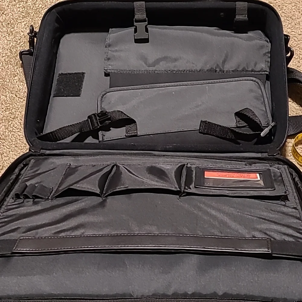 Lenovo ThinkPad laptop carry bag, black